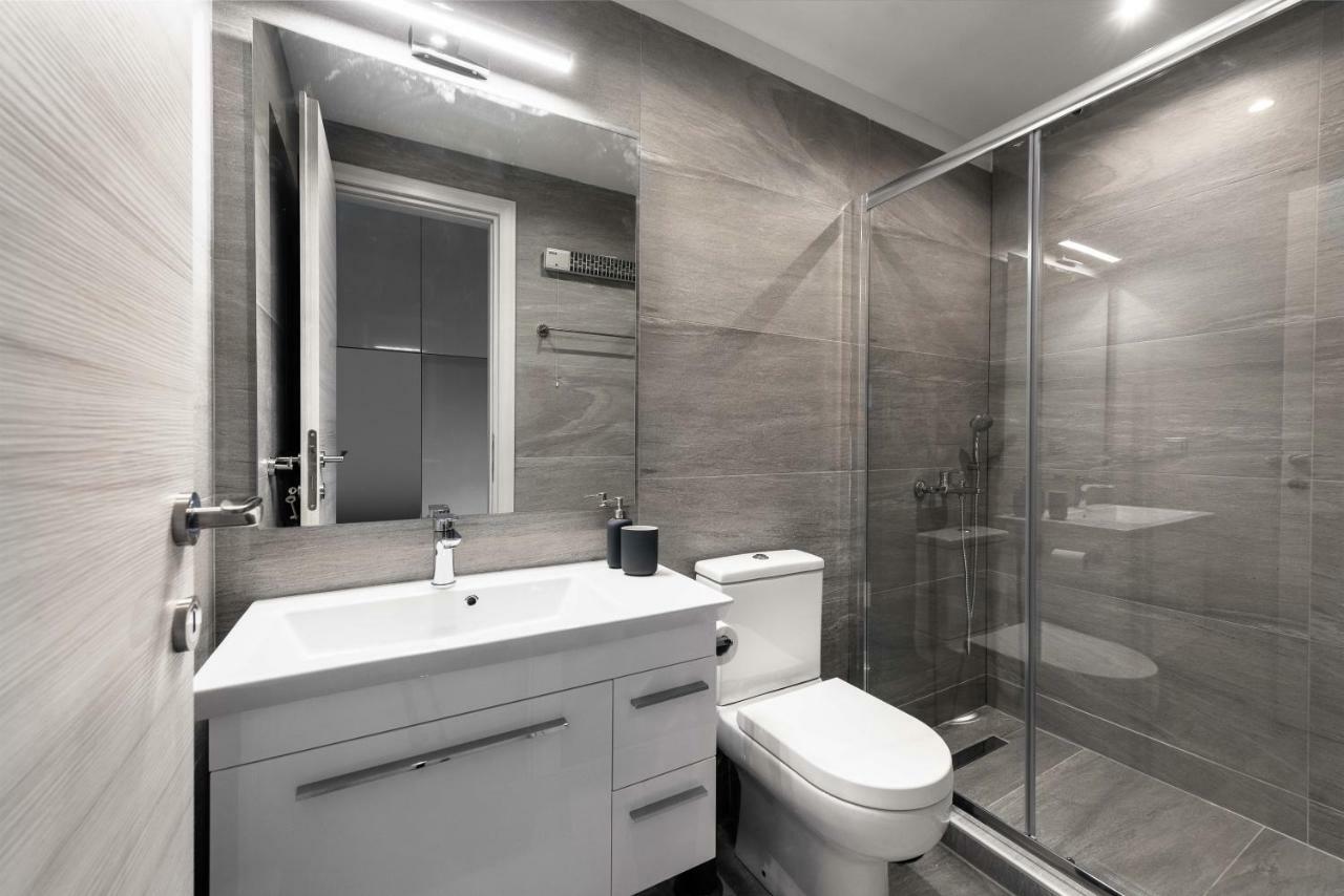M&F Luxury Suites Est. 2019 / F Suite Солун Екстериор снимка