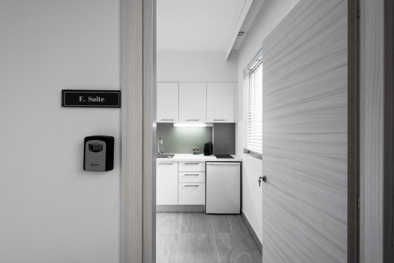 M&F Luxury Suites Est. 2019 / F Suite Солун Екстериор снимка