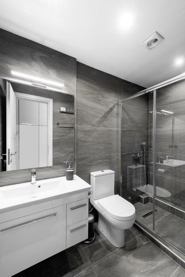 M&F Luxury Suites Est. 2019 / F Suite Солун Екстериор снимка